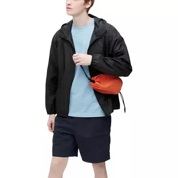 Куртка унисекс черная Uniqlo, черный