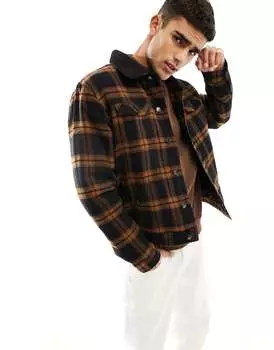 Куртка в потертую клетку с воротником борг и подкладкой черного цвета Threadbare