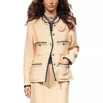 Куртка женская Chanel, молочно-белый