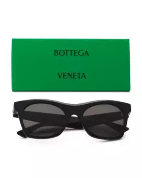 Квадратные солнцезащитные очки 54 мм Bottega Veneta, черный/серый