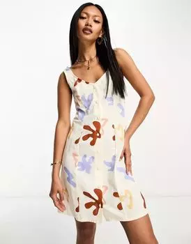 Льняное мини-платье ASOS с вырезом в форме сердца, застежкой на пуговицы и абстрактным принтом