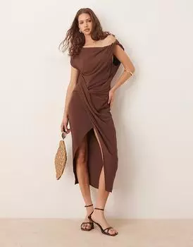 Льняное платье миди с закругленными плечами и запахом от ASOS DESIGN шоколадно-коричневого цвета