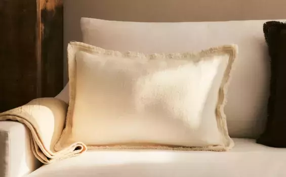 Льняной чехол на подушку Zara Home, светло-бежевый