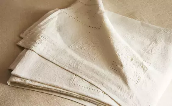Льняной плед с вышивкой Zara Home, цвет Oyster White
