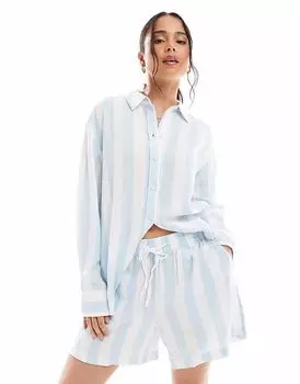 Льняные шорты Vero Moda в бледно-голубую полоску