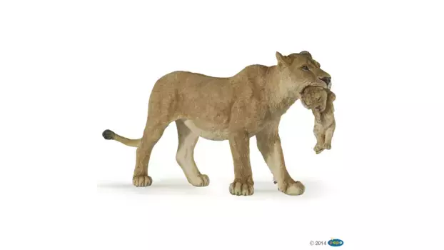 Львица с детенышем