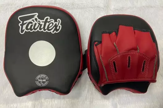 Лапы короткие Fairtex FMV14 для бокса, черный/ красный