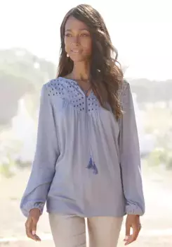 LASCANA Блузка из крепа, с вышивкой люверсов, женская блузка, свободного кроя, голубой