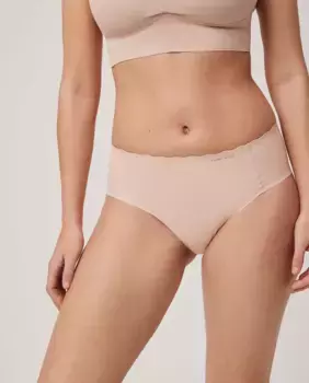 Лазерные трусы миди с волнистым поясом Ysabel Mora, цвет Nude