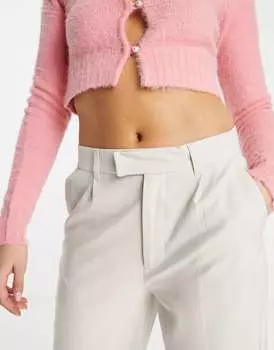 Ледяно-белые брюки с завышенной талией Pull&Bear