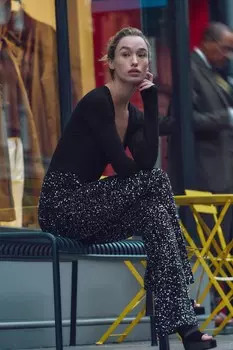 Леггинсы из бархата расклешенные с пайетками ZARA, черный/серебристый