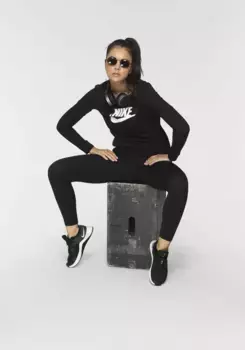 Леггинсы Nike Sportswear "Основные женские леггинсы со средней посадкой", черный
