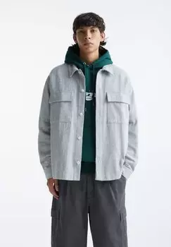 Легкая куртка FLAP POCKETS PULL&BEAR, цвет light blue