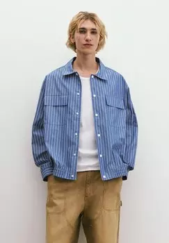 Легкая куртка STRIPED PULL&BEAR, синий