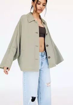 Легкая куртка TRENCH PULL&BEAR, зеленый