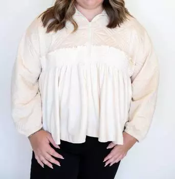 Легкий свитер кремового цвета entro