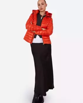 Легкий женский пуховик в полоску разного размера Henry Arroway, оранжевый