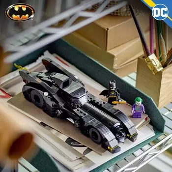 LEGO DC Бэтмобиль: Бэтмен против Джокера, игрушка-супергерой 76224 (438 деталей) LEGO