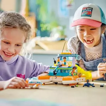 LEGO Friends Морская спасательная лодка «Дельфин» 41734 (717 деталей) LEGO