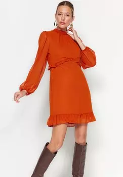 Летнее платье Trendyol, плитка