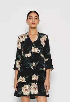 Летнее платье Vero Moda