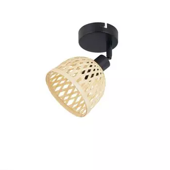 Линдби в центре внимания «Юстин» LINDBY