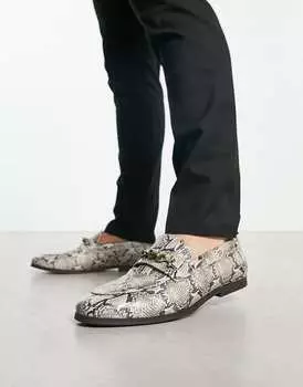 Лоферы ASOS DESIGN из искусственной кожи со змеиным принтом и трензелем