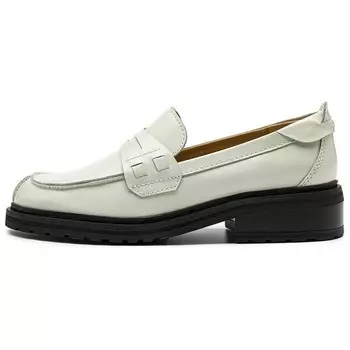 Лоферы женские белые Clarks