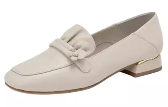 Лоферы женские белый Aokang