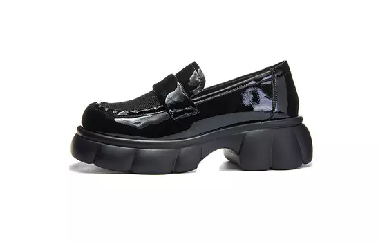 Лоферы женские черный Pooq