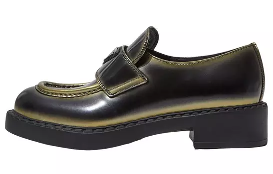 Лоферы женские низкие черные/золотые Prada