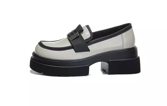 Лоферы женские Pooq, бежевый