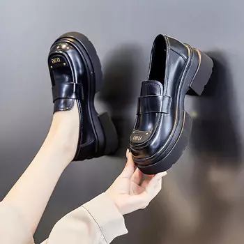 Лоферы женские Pooq, черный