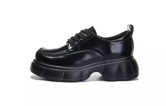 Лоферы женские Pooq, черный