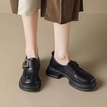 Лоферы женские Zhr, черный