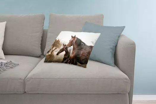 Лошади MuchoWow - лошадь с жеребенком среди немецкого пейзажа - 60x40 см - чехлы на подушки - декоративные чехлы на подушки - декоративные чехлы на подушки