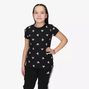 Любовь к бренду футболок Adidas