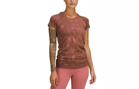 Lululemon Женская футболка Swiftly Tech, цвет: коричневый, обжаренный