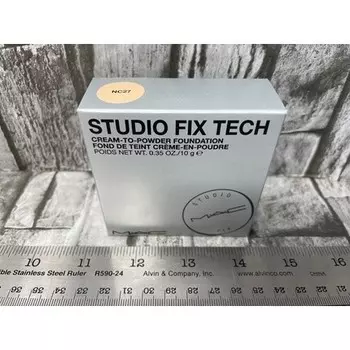 Mac Studio Fix Tech Крем-пудра Тональная основа NC27