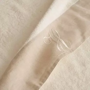 Махровое банное полотенце с цифрами и льняной оборкой - Сантьяго Lisola