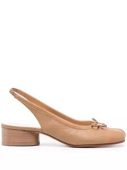 Maison Margiela туфли Tabi 40 с ремешком на пятке, нейтральный цвет