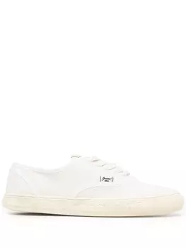 Maison Mihara Yasuhiro кроссовки с нашивкой-логотипом, белый