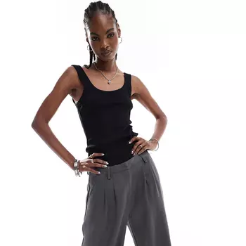 Майка Monki Ribbed Fitted With Scoop Neck, черный