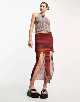 Майка открытого шва COLLUSION из мультипряжи розового и черного цветов.