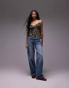 Майка Topshop с контрастной окантовкой и черным цветочным принтом