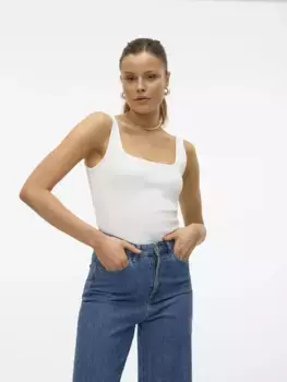 Майка Vero Moda "VMCHLOE SL SHORT SQUARE TOP JRS NOOS", белый