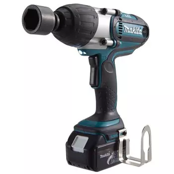 Гайковерт ударный Makita DTW450RME, 12,5 мм + два аккумулятора 4.0Ah, зарядное устройство