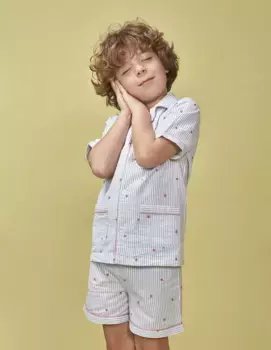 Мальчишеская полосатая пижама с принтом звезд и контрастной окантовкой Gocco, белый