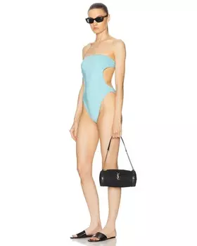 Маленькая цилиндрическая сумка Cassandre Saint Laurent, цвет Noir