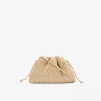 Маленькая кожаная клатч Cloud Pouch Intrecciato Bottega Veneta, цвет porridge